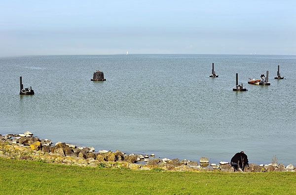 Het brulboeiorgel op het IJsselmeer bij Elfsteden- en Hanzestad Stavoren. Foto: Jaap Spiekerman.