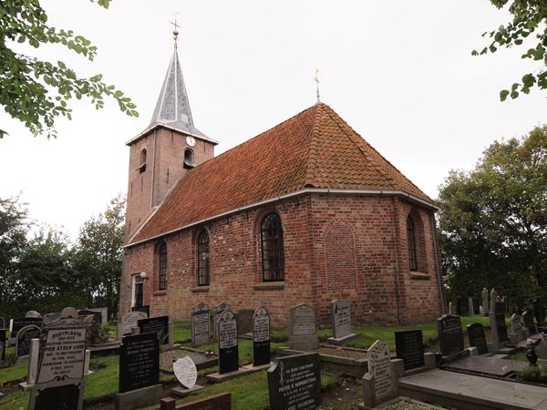 In de deels Middeleeuwse kerk op de terp van Raard is het Oerka Irene Verbeek Museum gevestigd, een onderdeel van de Markant Friesland Route. Info: www.oerka.nl en www.markantfriesland.nl