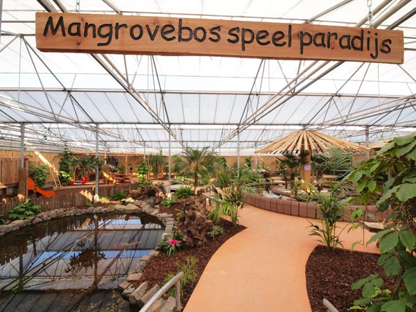 Net opgeleverd: speelparadijs Het Mangrovebos.