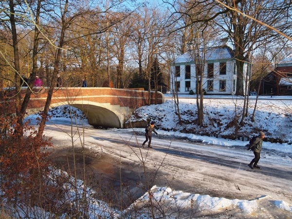 Het riviertje de Luts bij landhuis Kippenburg-Balk (11 februari 2012)