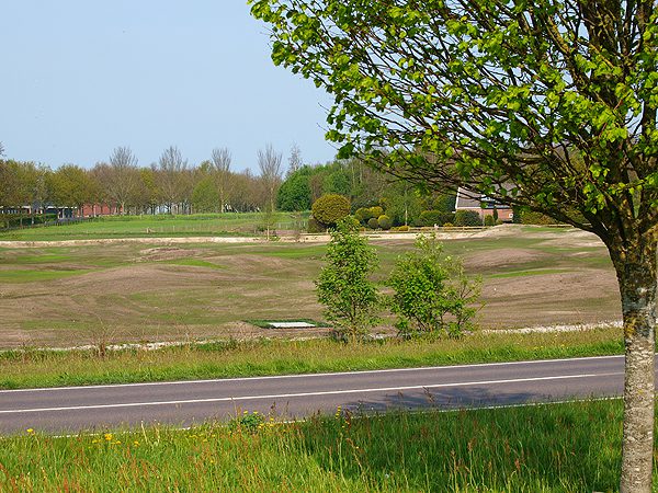 De vier hectare grote golfbaan.