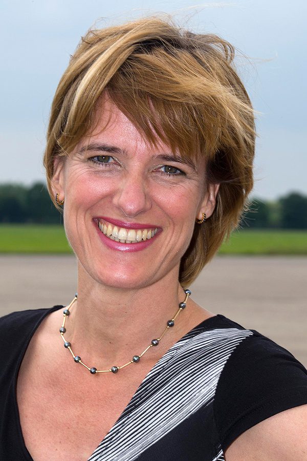 Monique Clarisse, manager Marketing & Sales van Groningen Airport  Eelde, is te gast op de Kennis- en Innovatiedag in hotel Galamadammen,  25 september 2012.