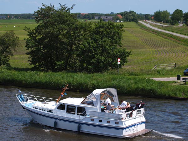 Adema’s boten varen vanuit Heerenveen
