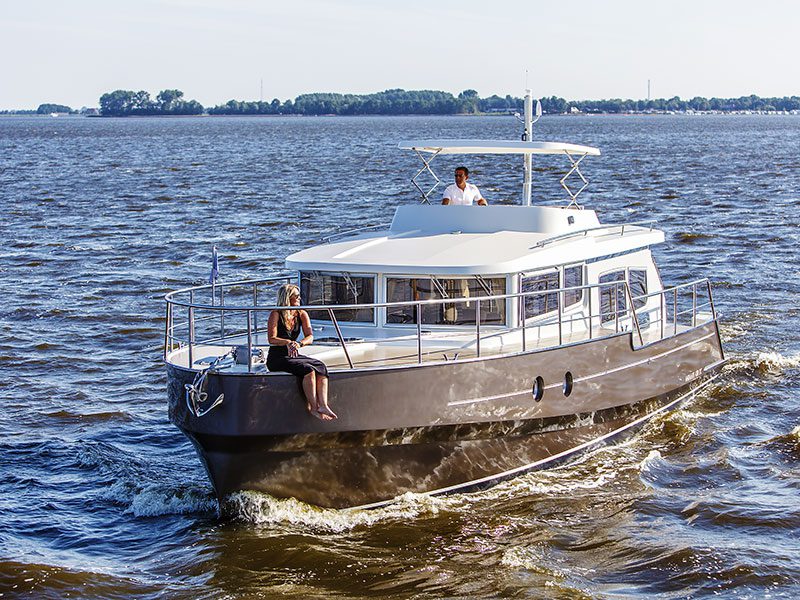 Het meest uitzonderlijke open kuip motorjacht is de januari 2015 geïntroduceerde Aquanaut Andante 438 OC (Open Cabin). Deze boot is een eyecatcher op Europese wateren en botenbeurzen.  