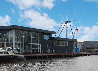 De Merenpoort opent grote water- en hengelsportshop aan kanaal