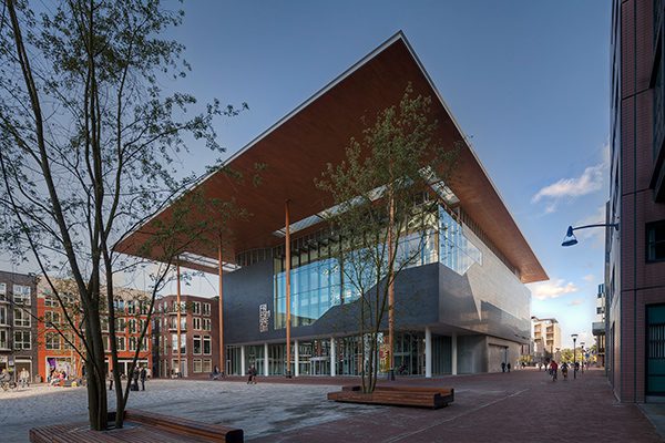 Het nieuwe Fries Museum, winnaar van de BankGiro Loterij Museumprijs 2015, gefotografeerd door Gerard van Beek. Het museum wordt mede gefinancierd door de Ir. Abe Bonnema Stichting, de Provincie Fryslân, het Samenwerkingsverband Noord-Nederland, EZ/Kompas en de BankGiro Loterij.