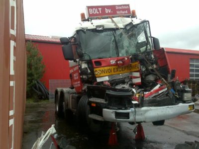 Friese trucker ontsnapt aan de dood bij ernstig ongeluk op Autobahn