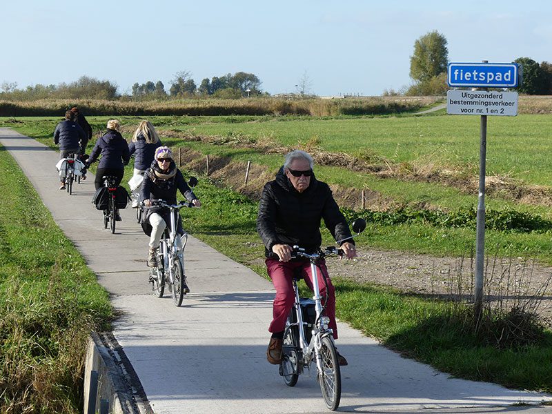 Zuidwest-Friesland is een van Nederlands populairste vaar- en fietsregio’s. © Albert Hendriks Friesland Holland Nieuwsdienst