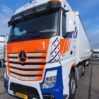 Friesland-promotie op demotrucks van Mercedes Benz