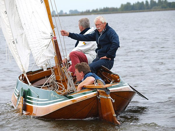 Elf Friese tjotters en het bureau voor toerisme Friesland Holland gaan begin mei naar de baai van Morbihan waar van 6 tot en met 12 mei een groot nautisch festival plaatsvindt.