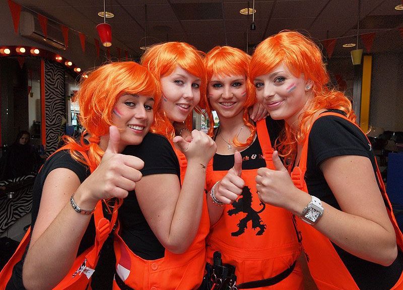 Frisian Beauties: De oranje kapsters van Dick & Ko