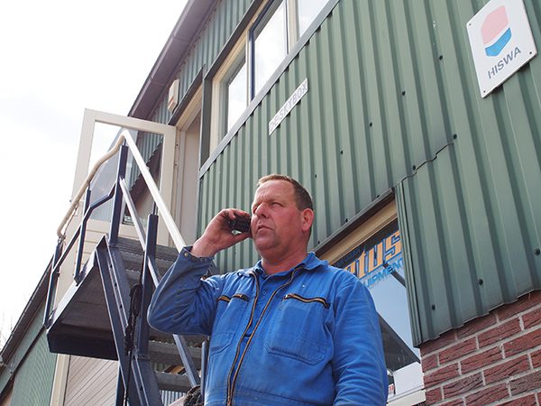 Hans Mozes, de botenman. Hij onderhoudt jachten en bemiddelt bij aan- en verkoop.