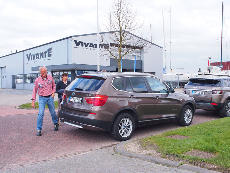 Harm van der Wal is 1 maart 2016 met zijn Babro Yachting de overbuurman geworden van Vivante Yachts van Lars en Bregina van Straten, ook bouwers en verhuurders van luxe motorjachten. 