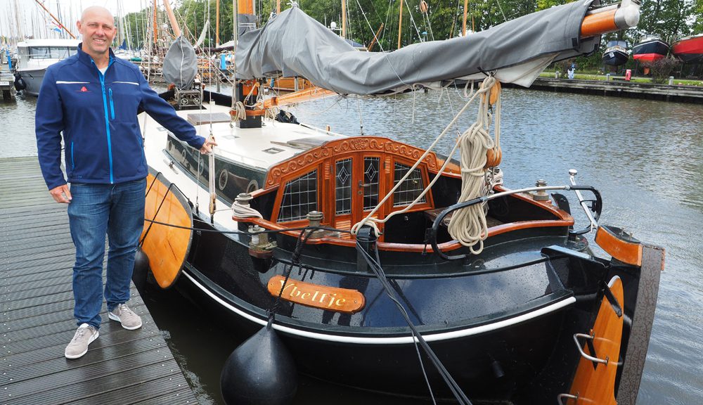 Kitesurfer Michael Fölling neemt SailCharter Friesland over van klipperfan Sytze Kooi