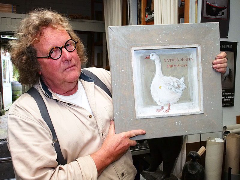 Protest in acryl: van het afschieten van wilde ganzen in Friesland moet geëngageerde kunstenaar Van Hemert niets hebben.