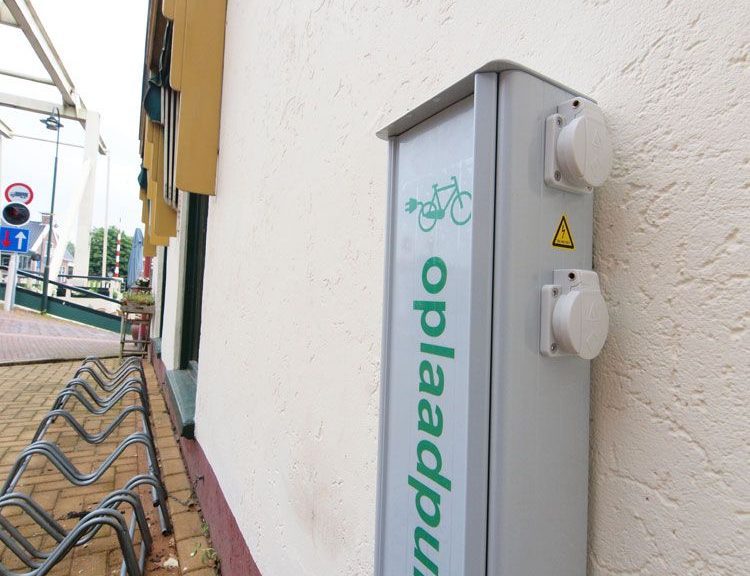 Openbare oplaadpunten voor elektrische fietsen en sloepen op nieuwe Elfsteden routekaart