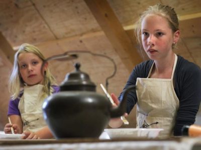 Pak je ouders bij de vodden. Rij met hen naar Jopie!