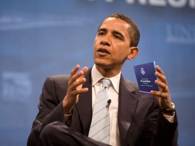 Paspoort United States of Fryslân voor Matthijs van Nieuwkerk en Barack Obama