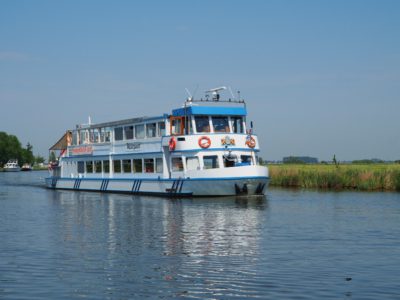 Rederij Van Dijk verkoopt Waterpoort aan concurrent Van der Werf