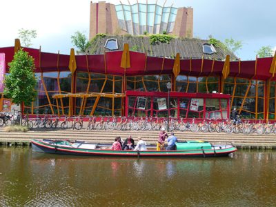 Rondvaarten door grachten van Sneek met Ald Fryslân