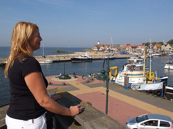 Urk is een populaire bestemming voor huurders van een Fries charterjacht.