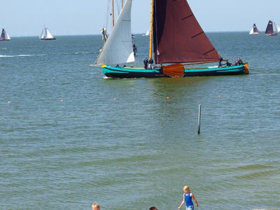 Skûtsjesilers zorgen voor reuring