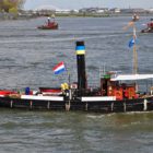 Stoomboot Maarten vaart in juli en september over IJsselmeer naar Woudagemaal