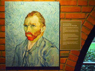 Tweehonderd ‘originelen’ van Vincent van Gogh in gangen Fries klooster tonen oorspronkelijke felle kleuren