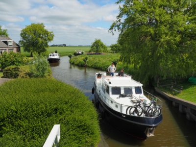 Varen en fietsen in Friesland: Megakaart met álle nieuwe Marrekrite ligplaatsen en fietsknooppunten