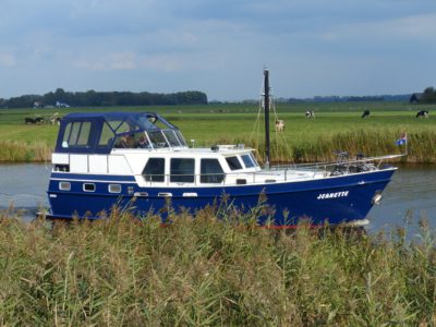 Yachtcharter De Drait Drachten koopt werf en kotterjachten van Klompmaker Woudsend