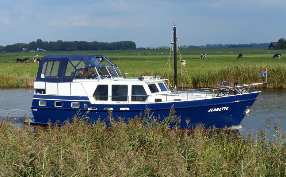 Yachtcharter De Drait Drachten koopt werf en kotterjachten van Klompmaker Woudsend