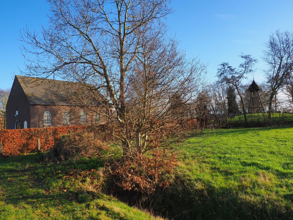 Kerk en klokkenstoel Rotstergaast